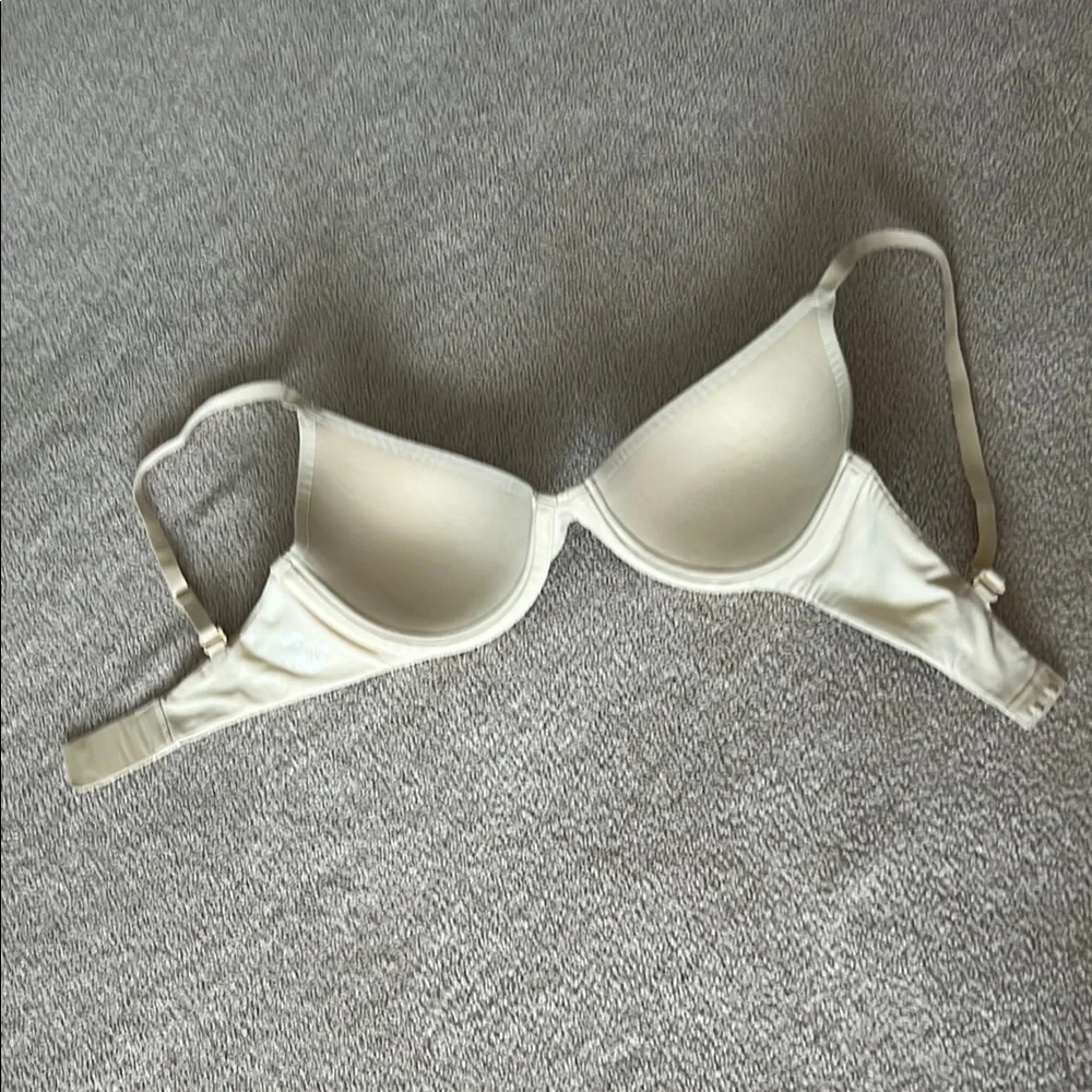 SKIMS - Demi Bra - Cream/Nude - Size 32 D (Could Fit B Cup or C Cup Wearers) - Picture 9 of 12